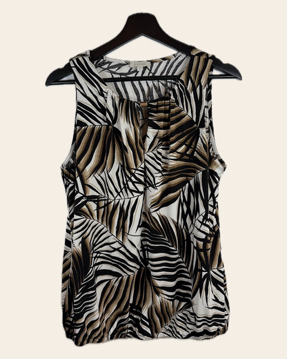 Camisole Laura, Médium