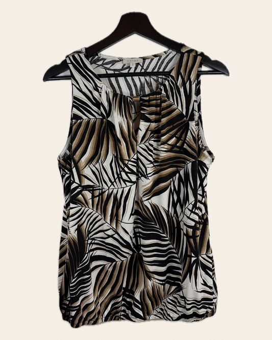 Camisole Laura, Médium