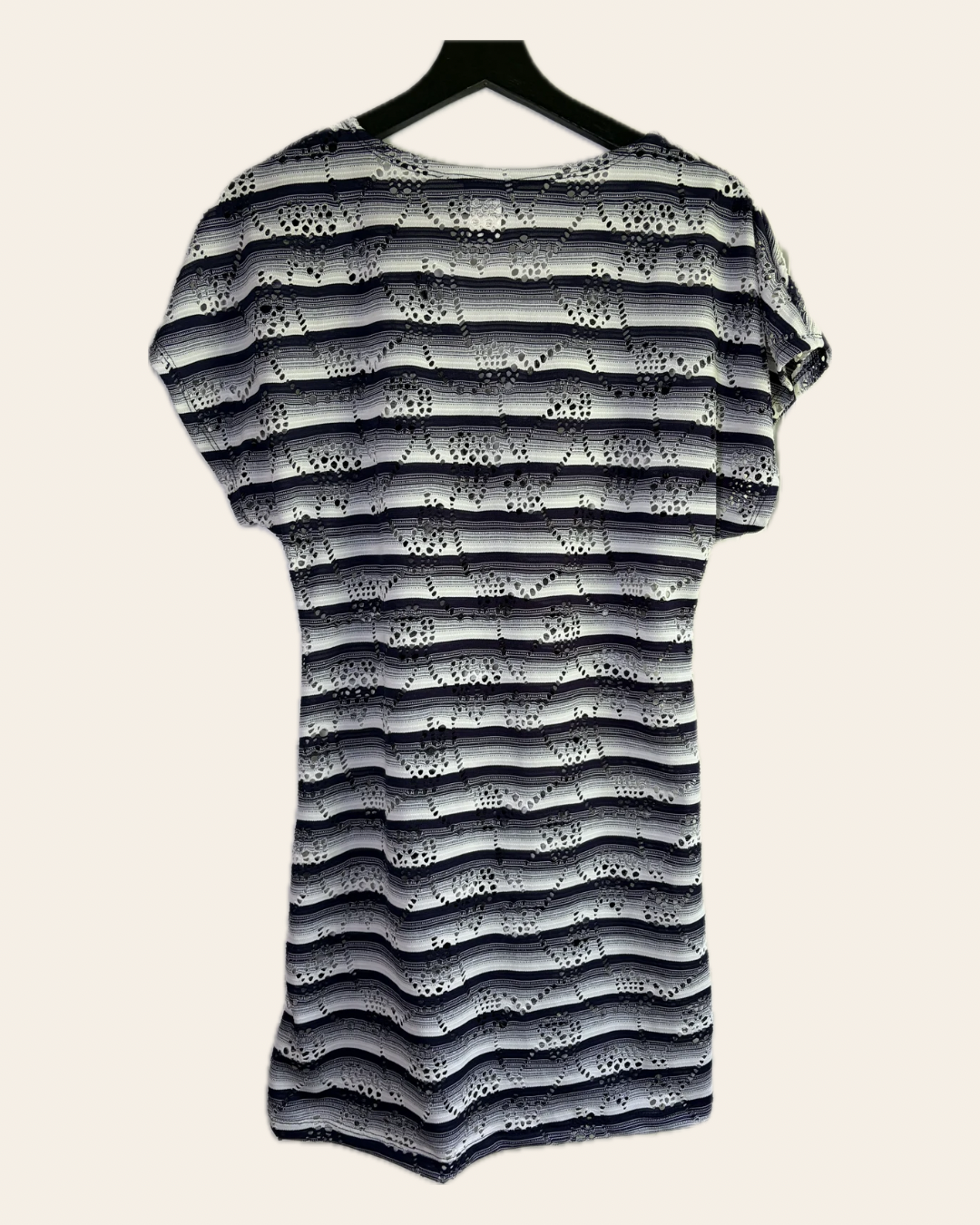Par dessus maillot de bain, Cover Me, M